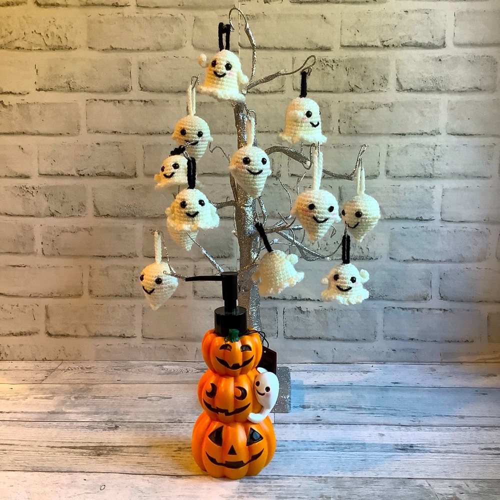 AVANTI 8in Triple Pumpkin And Ghost Soap Dispenser